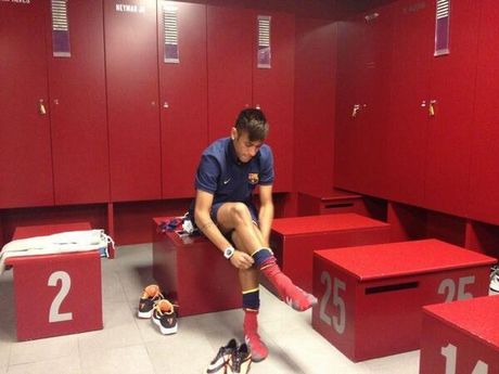 Παρουσιάστηκε από την Μπαρτσελόνα ο Νεϊμάρ - Φωτογραφία 19