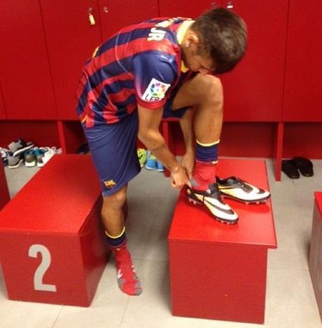 Παρουσιάστηκε από την Μπαρτσελόνα ο Νεϊμάρ - Φωτογραφία 20