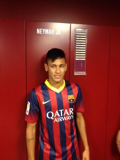 Παρουσιάστηκε από την Μπαρτσελόνα ο Νεϊμάρ - Φωτογραφία 21