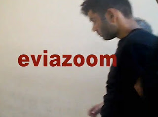 Θάνατος-θάνατος φώναζαν στον Πακιστανό δολοφόνο του Αλιβερίου κατά τη μεταφορά του στα δικαστήρια [video] - Φωτογραφία 1