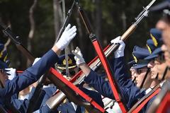 Περικοπή 1 δις από το ΥΠΕΘΑ - Ούτε για αστείο λένε και δείχνουν τους πίνακες του μεσοπρόθεσμου