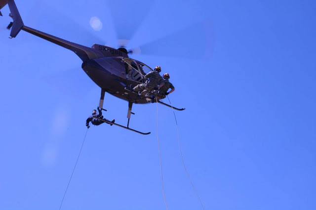 Άσκηση καταρρίχησης της Μονάδας Εφέδρων Καταδρομών Μ.Ε.Κ. από ελικόπτερο - Φωτογραφία 17