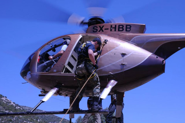 Άσκηση καταρρίχησης της Μονάδας Εφέδρων Καταδρομών Μ.Ε.Κ. από ελικόπτερο - Φωτογραφία 4