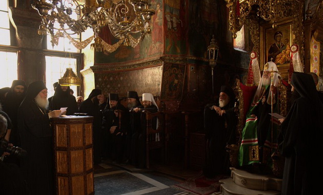 3231 - H προσφώνηση του Ηγουμένου Γέροντος Εφραίμ Βατοπαιδινού κατά την επίσκεψη του Πατριάρχη Μόσχας - Φωτογραφία 1