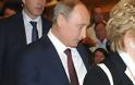 O παντοδύναμος Πούτιν «τρέμει σαν το ψάρι» την ώρα που ανακοινώνει το διαζύγιό του