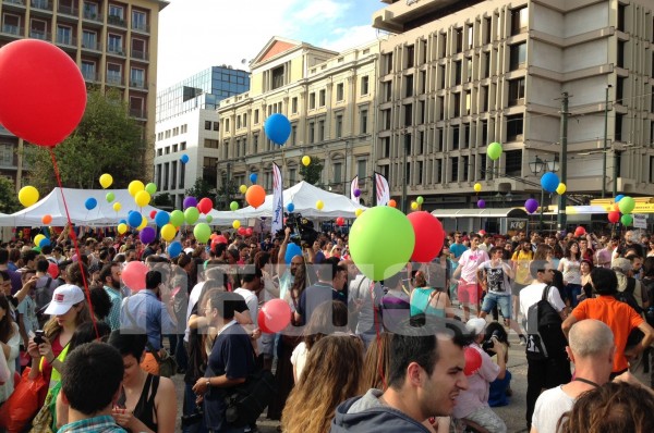 Βουλιάζει η Αθήνα από την παρέλαση των gay! - Εντυπωσιακές εικόνες και βίντεο - Φωτογραφία 5