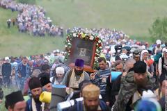 Ρωσία - Θρησκευτική Λιτανεία 150 χλμ με 30000 πιστούς (Συγκλονιστικό Φωτορεπορτάζ)