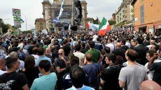 ΕΚΑΝΑΝ ΤΗΝ... ΚΗΔΕΙΑ ΤΗΣ ΡΟΜΑ ΟΙ ΟΠΑΔΟΙ ΤΗΣ ΛΑΤΣΙΟ! *PHOTOS* - Φωτογραφία 2