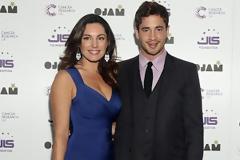Λάμπει στο πλευρό του η Kelly Brook