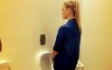 H γυναίκα-πόθος των ανδρών, Μπαρ Ραφαελί, ουρεί όρθια στις ανδρικές τουαλέτες - Φωτογραφία 2