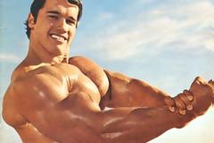Δείτε τον γιο του Arnold Schwarzenegger που θέλει να φτιάξει το σώμα του πατέρα του!