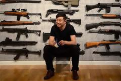 Βήμα βήμα η νέα εντυπωσιακή «εξαφάνιση» του Liu Bolin [Photos]