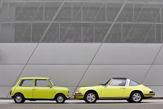 Το κλασικό Mini συγχαίρει την Porsche 911 για τα 50ά της γενέθλια (+photo gallery) - Φωτογραφία 5
