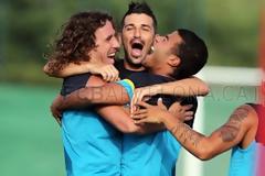 ΤΑ ΠΑΙΔΙΑ... ΠΑΙΖΕΙ ΣΤΗΝ ΜΠΑΡΤΣΕΛΟΝΑ! *PHOTOS*