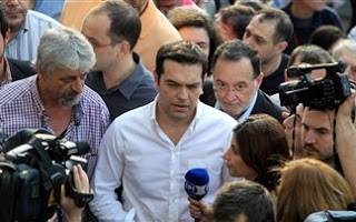 Βλέπει εκλογές, αλλά το σκέφτεται για πρόταση μομφής ο ΣΥΡΙΖΑ - Φωτογραφία 1