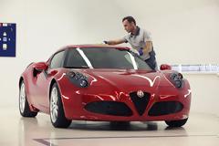 Τελειότητα made in Italy για τη νέα Alfa Romeo 4C