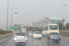 ΣΥΜΒΑΙΝΕΙ ΤΩΡΑ: Μεγάλα μποτιλιαρίσματα σε κεντρικούς δρόμους λόγω καταιγίδας