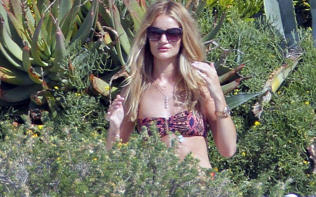 Χάρμα οφθαλμών η Rosie Huntington - Φωτογραφία 5