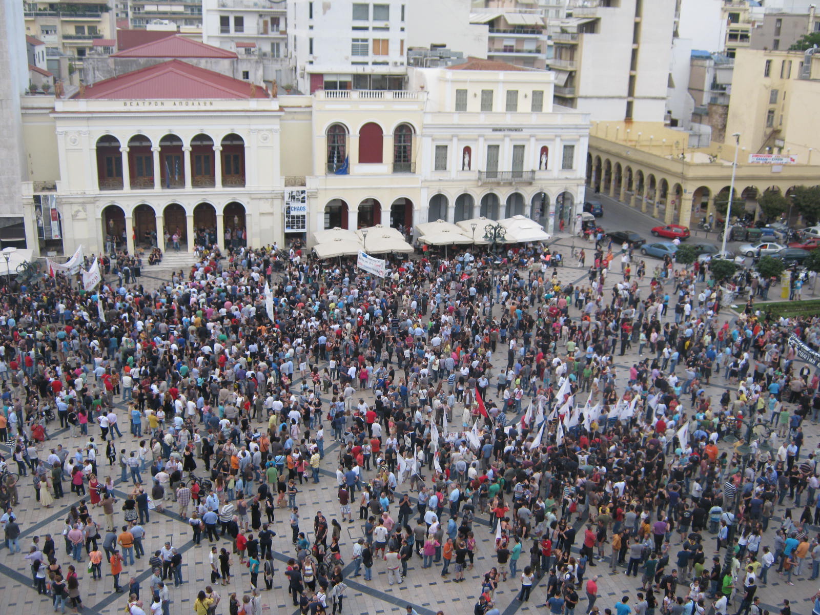 Χιλιάδες Πατρινοί στην κινητοποίηση για το λουκέτο της ΕΡΤ - Φωτογραφία 3