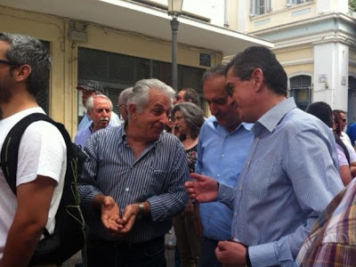 Πάτρα: Προπηλακίστηκε ο Πρόεδρος του Εργατικού Κέντρου - Δείτε φωτο από την συγκέντρωση στους κεντρικούς δρόμους της πόλης για την EΡΤ - Φωτογραφία 3