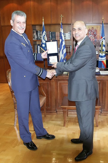 Συνάντηση Α/ΓΕΑ με Αντιπροσωπεία Αξιωματικών της ΠΑ του Κατάρ στο ΓΕΑ - Φωτογραφία 2