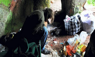 Εικόνες που σοκάρουν: Ανθρωποι ζουν σε σπηλιές στην Αγγλία - Φωτογραφία 1