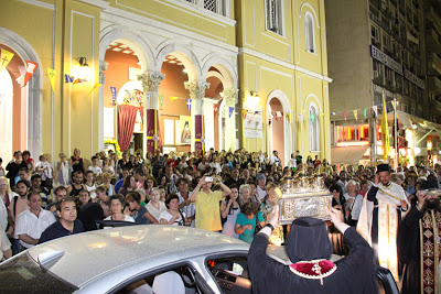 Χιλιάδες κόσμου στην ομιλία του Γέροντος Νεκταρίου και στην αποχώρηση του Ιερού Λειψάνου του Αγίου Σεραφείμ του Σαρώφ - Φωτογραφία 13