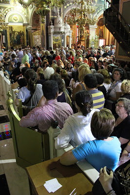 Χιλιάδες κόσμου στην ομιλία του Γέροντος Νεκταρίου και στην αποχώρηση του Ιερού Λειψάνου του Αγίου Σεραφείμ του Σαρώφ - Φωτογραφία 4