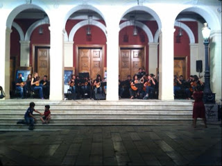 Πάτρα: Mάγεψε η Ορχήστρα Νυκτών Εγχόρδων στην πλατεία Γεωργίου - Ξανά στον αέρα το σήμα της ΕΡΤ - Φωτογραφία 1