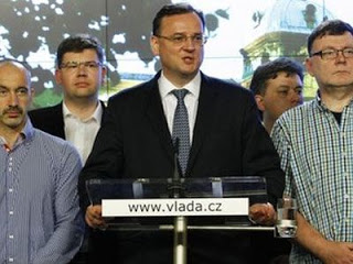 Παραιτείται ο πρωθυπουργός της Τσεχίας - Φωτογραφία 1