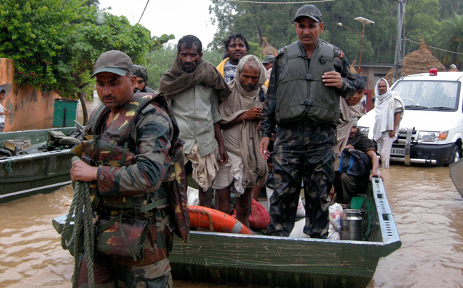 Δεκάδες νεκροί από τις πλημμύρες στην Ινδία - Φωτογραφία 3