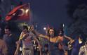 Δείτε φωτογραφία από την τουρκική εξέγερση που μοιάζει με πίνακα του Ντελακρουά - Φωτογραφία 2