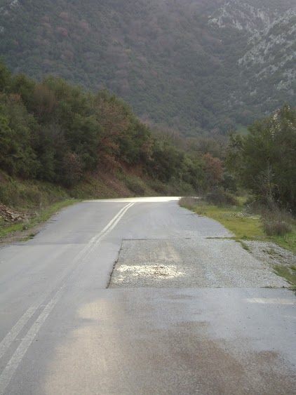 Eικόνες εγκατάλειψης στα Καλάβρυτα - Φωτογραφία 4