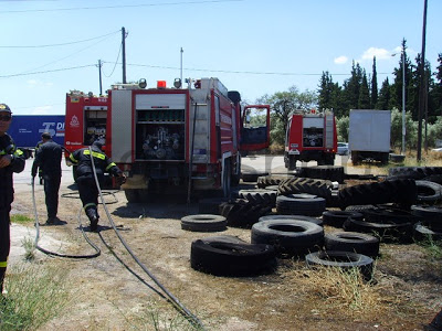 Μεγάλη Φωτιά εκδηλώθηκε σε βουλκανιζατέρ στο Πυρί - Φωτογραφία 11