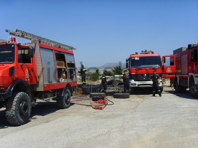 Μεγάλη Φωτιά εκδηλώθηκε σε βουλκανιζατέρ στο Πυρί - Φωτογραφία 4