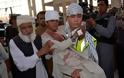 Δεκάδες νεκροί από επίθεση βομβιστή αυτοκτονίας στο Πακιστάν