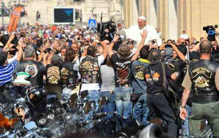 Ο Πάπας ευλόγησε τα «αγριογούρουνα» - Φωτογραφία 1
