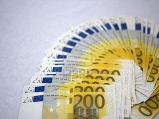 Βρετανία: Αποσύρεται το χαρτονόμισμα των 200 ευρώ - Φωτογραφία 1