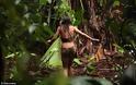 «Γυμνοί και φοβισμένοι» το νέο ριάλιτι που προκαλεί σοκ: Ένα ζευγάρι παρατημένο στη ζούγκλα χωρίς νερό, τροφή και ρoύχα - Φωτογραφία 6