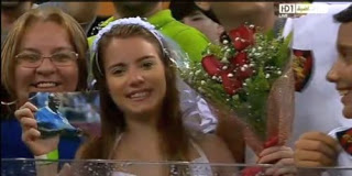 Νεαρή κοπέλα ζήτησε σε γάμο τον Μπαλοτέλι! [Video] - Φωτογραφία 1