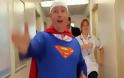 Ο διευθυντής που ντύθηκε ...superman για να διαφημίσει το νοσοκομείο του [video]