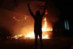 ΑΝΑΒΡΑΣΜΟΣ ΣΤΗ ΒΡΑΖΙΛΙΑ... ΝΕΚΡΟΣ ΔΙΑΔΗΛΩΤΗΣ ΣΤΟ ΣΑΟ ΠΑΟΛΟ! *PHOTOS*
