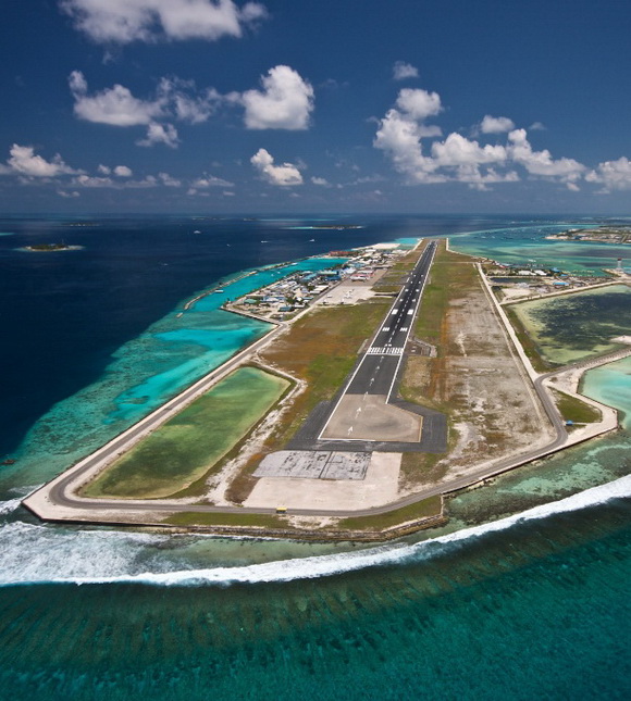 Απίθανα αεροδρόμια πάνω σε τεχνητά νησιά! - Φωτογραφία 1