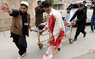 Πακιστάν: Τουλάχιστον 14 νεκροί από βομβιστική επίθεση σε σιιτικό τέμενος - Φωτογραφία 1