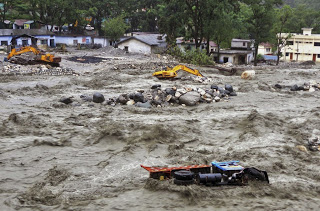 Ινδία: Εντείνονται οι επιχειρήσεις για τη διάσωση χιλιάδων ανθρώπων από τις πλημμύρες - Φωτογραφία 1