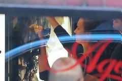 H Irina Shayk πήγε για ψώνια σε sex shop