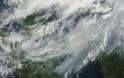 Ινδονησία: Τεχνητή βροχή εναντίον πυρκαγιάς και πρωτοβουλίες εναντίον εταιρειών που τις προκάλεσαν
