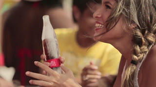 Μπουκάλι Coca Cola από πάγο [Video] - Φωτογραφία 1