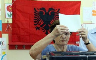 Για εκλογική νοθεία αλληλοκατηγορούνται αλβανική κυβέρνηση κι αντιπολίτευση - Φωτογραφία 1