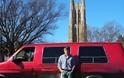 ΗΠΑ: Φοιτητής ζούσε σε φορτηγάκι για δύο χρόνια!